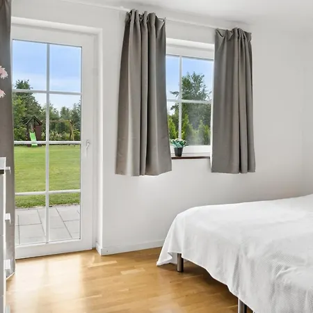 Ronia - 900m From The Sea By Interhome Bøtø By